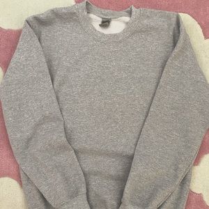 Gildan gray crewneck sweater size small